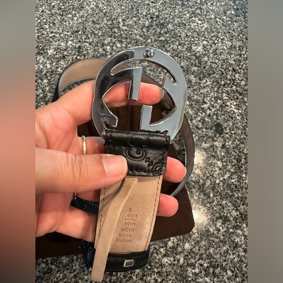 Gucci Signature Leather Belt - Picture 5 of 8
